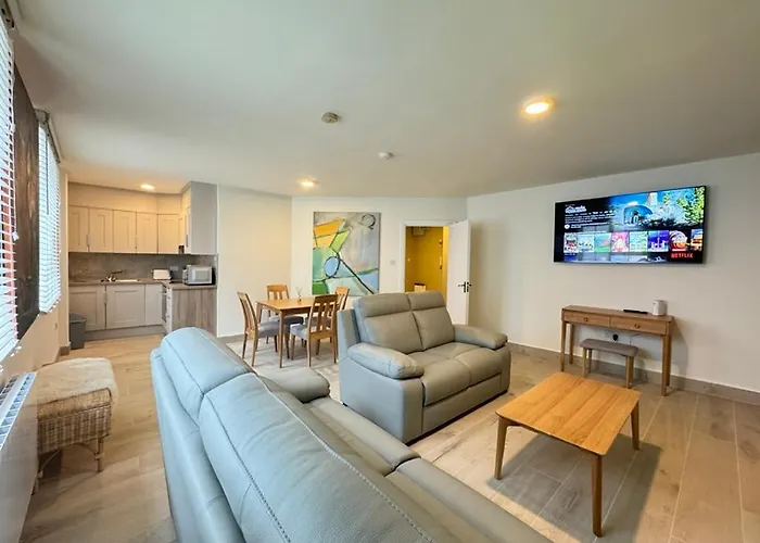 The Art House 7 Apartment