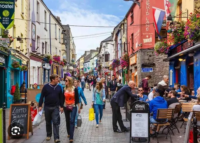 The Art House 7 Apartment